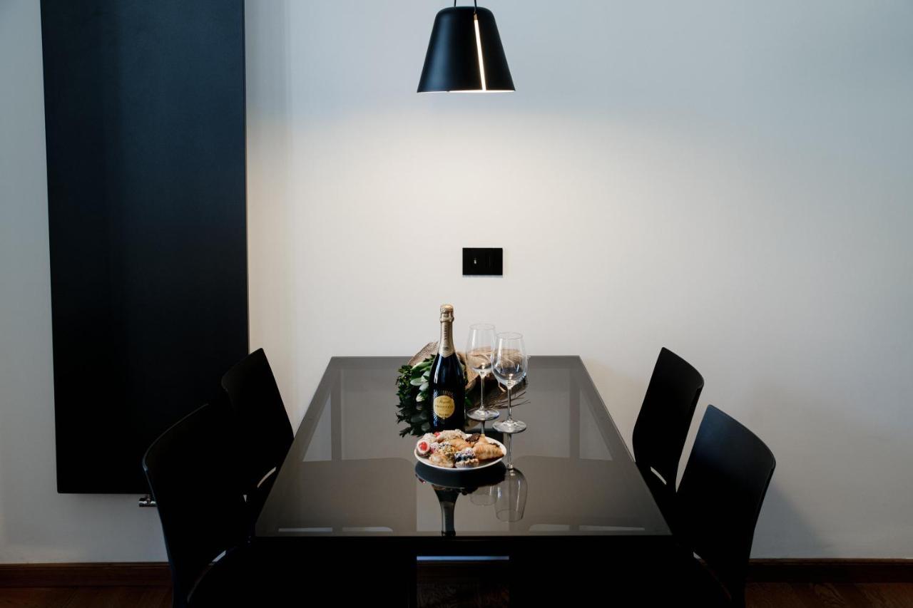 Dome's Charme - The House Of Travelers Apartment Como